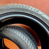 4 Gomme Goodyear 215/55/17  98v