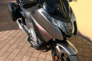 Honda Integra 750S