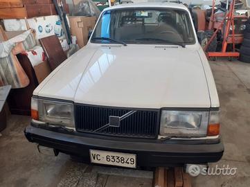 VOLVO 245 POLAR STATION WAGON