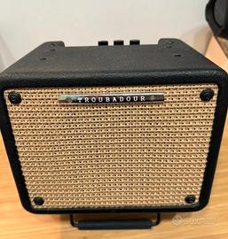 Amplificatore per chitarra acustica