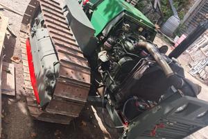 Trattore agricolo cingolato