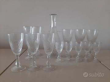 14 bicchieri e bottiglia vintage