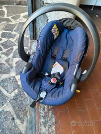 seggiolino auto Ovetto Stokke izi go per neonati