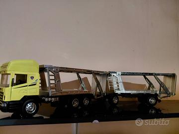 Modellino camion scania topline bisarca porta auto