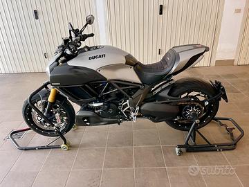 Ducati diavel titanium 489/500