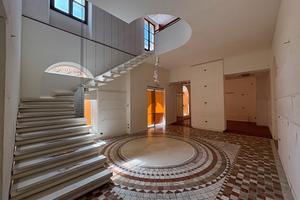 Via Luzzatti Locale Commerciale