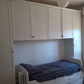 Armadio e letto singolo