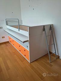 Letto con cassetti e scrivania estraibile