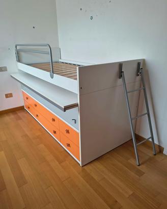 Letto con cassetti e scrivania estraibile