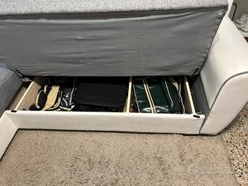 Divano letto angolare tre posti con chaise longue