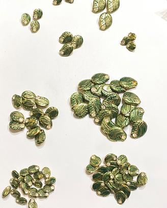 Bottoni verdi smaltati con strass – originali