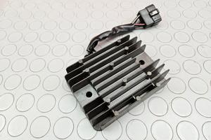 REGOLATORE TENSIONE SUZUKI GSXR 1000 2003 2004