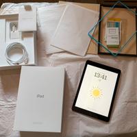 IPad di sesta generazione 32GB WiFi con accessori