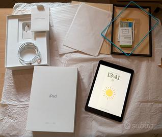 IPad di sesta generazione 32GB WiFi con accessori