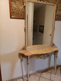 Titolo: Elegante consolle specchiera in stile