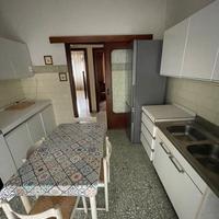 CUCINA INTERA (mobili, cassettiere, fornelli, …)