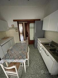CUCINA INTERA (mobili, cassettiere, fornelli, …)