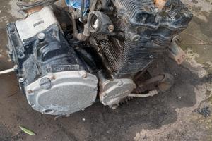 MOTORE SUZUKI GSX 750 F