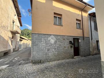 2 LOCALI A BARGE