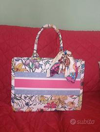 Borsa con motivi floreali
