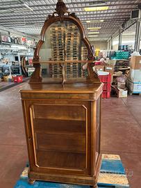 Comodino alto con specchiera