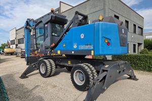 Caricatore ragno Fuchs MHL335F peso 27 ton