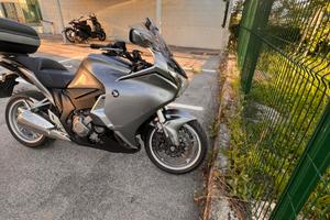 Honda vfr 1200 v4