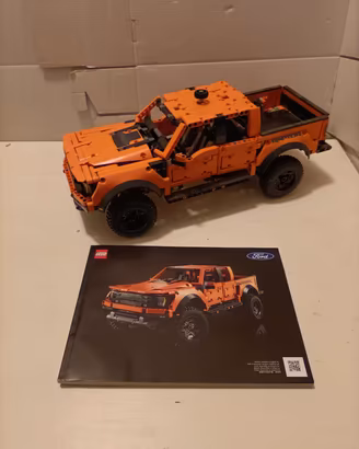 lego Technic pickup Ford 42126