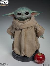 Sideshow Star Wars Mandalorian Grogu life size