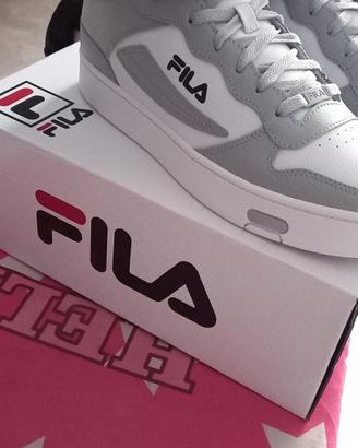 SCARPE   DELLA FILA   NUMERO   42 5