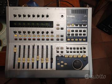 mixer yamaha 01X 