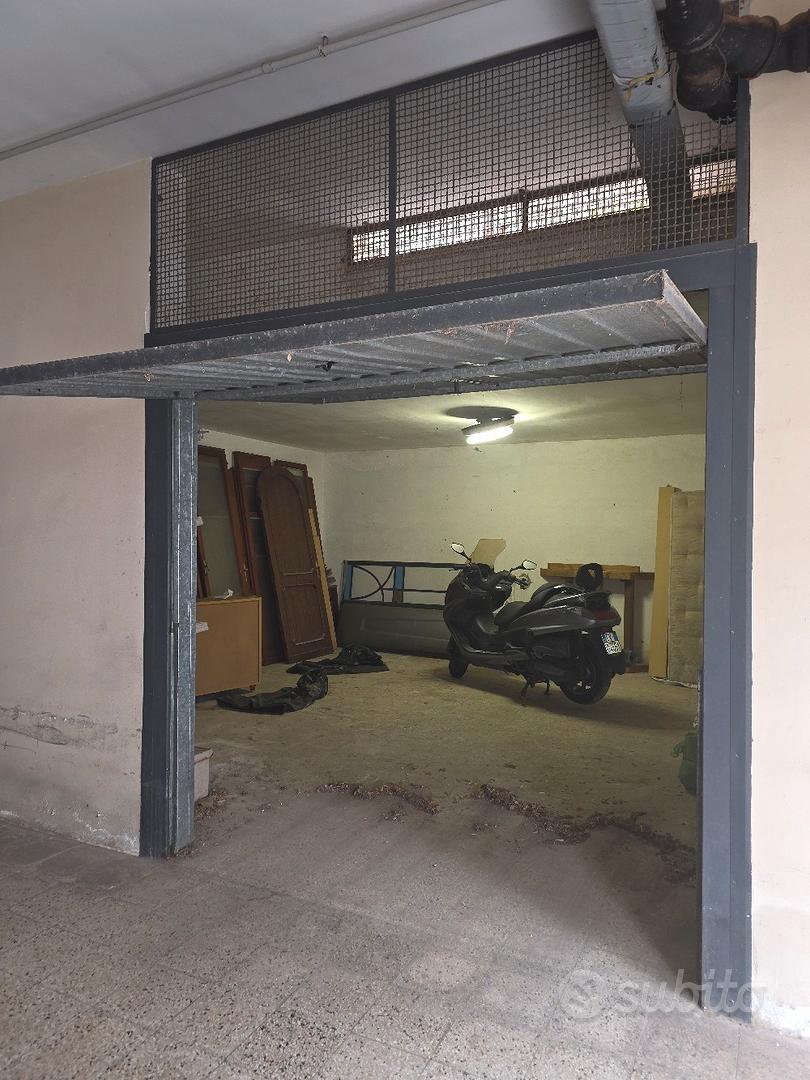 garage, box auto al coperto o - Garage e box In vendita a Lecce