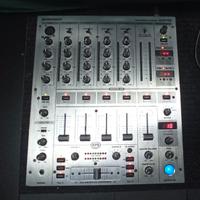 behringer pro mixer 750