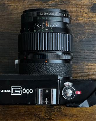 Fujica G690 fotocamera medio formato