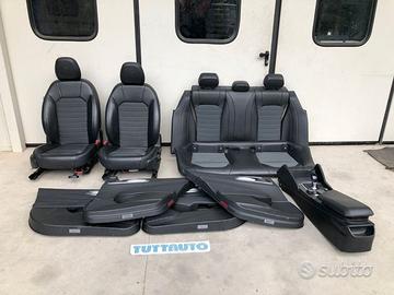 Sedili Alfa Romeo Giulia 5p 2017 misto pelle nera