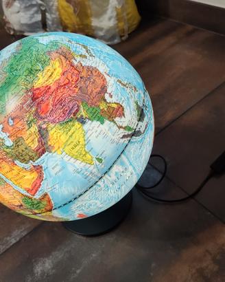 Mappamondo luminoso