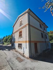 Casa indipendente in Via della Codacchia, Monterea