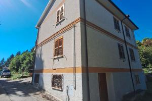 Casa indipendente in Via della Codacchia, Monterea