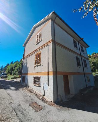 Casa indipendente in Via della Codacchia, Monterea