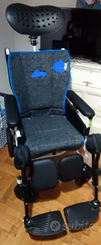 Carrozzina basculante per disabili, in ottime cond