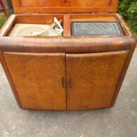 Radio giradischi vintage anni ‘50 in mobile legno