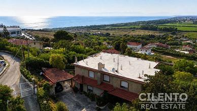 Villa di 450 m² con più di 5 locali a Agropoli