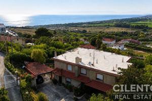 Villa di 450 m² con più di 5 locali a Agropoli