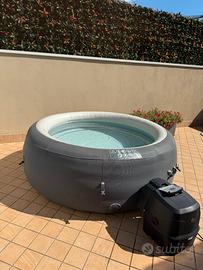 Piscina idromassaggio