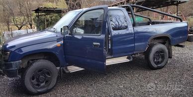 TOYOTA Hilux 3ª serie - 2000