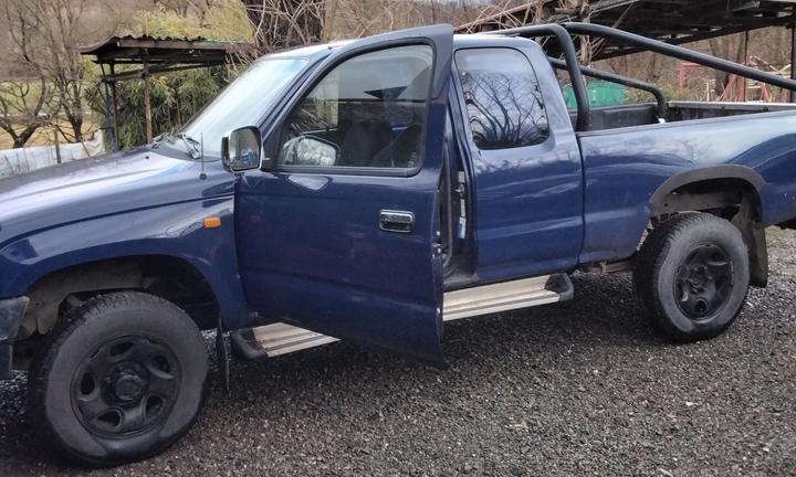 TOYOTA Hilux 3ª serie - 2000