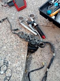 Ricambi Yamaha R1 03/06 e big bang 09