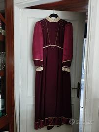 Abito medievale realizzato interamente a mano 