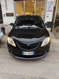 Lancia Ypsilon 1.0 FireFly 5 porte S&S Hybrid Ecoc