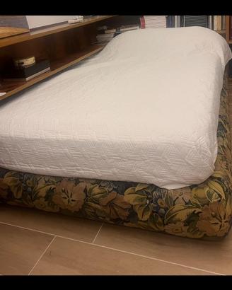 Letto alla francese tessuto floreale